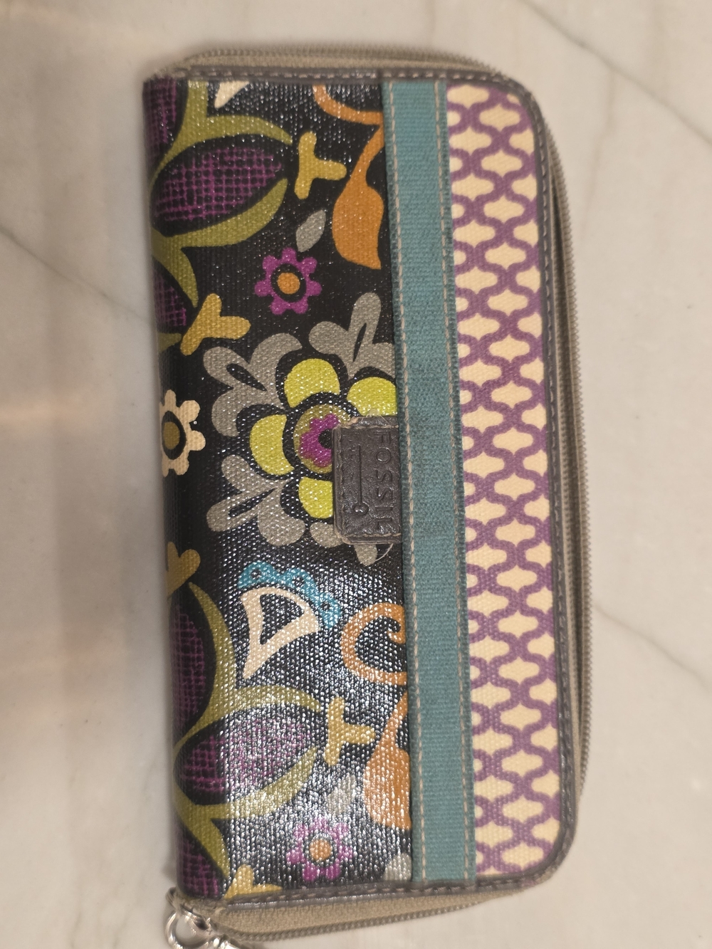Fossil Key-Per Zip-Around Clutch Wallet